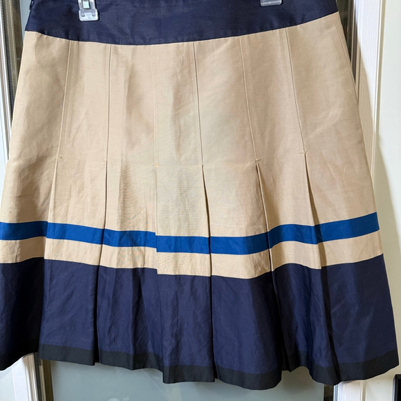 Ann Taylor Women’s Pleated A-Line Skirt Size 10 Colorblock Beige Blue Navy - Picture 4 of 8